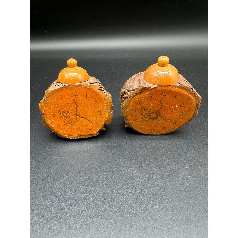 Vintage Wood Log Salt‎ And Pepper Shakers Lake Ozark MO Rustic Alarm Clock Face